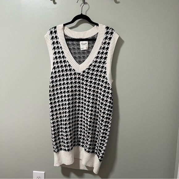 Abercrombie Houndstooth Sweater Vest Dress - Picture 5 of 5